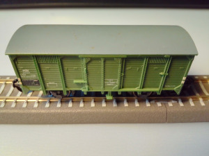 TT méretű (1:120) BTTB gy. MÁV 2 t. zárt tehervagon (zöld), küllős kerekekkel