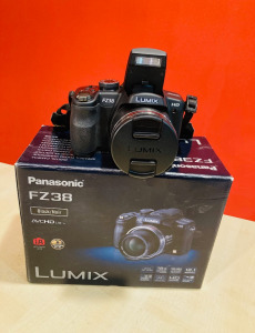 Panasonic Lumix DMC-FZ38 fényképezőgép
