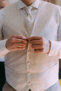 Férfi 54-es esküvői mellény + nyakkendő, zsebkendő szett