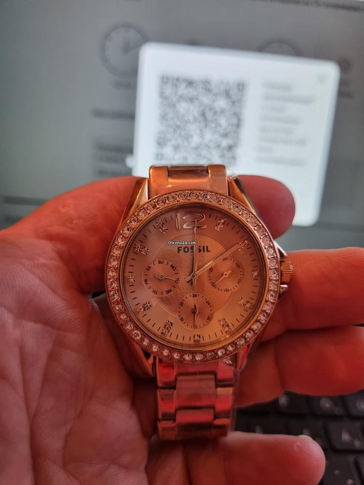 Fossil Riley Watch Ballagásra kiváló!