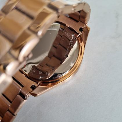 Fossil Riley Watch Ballagásra kiváló!
