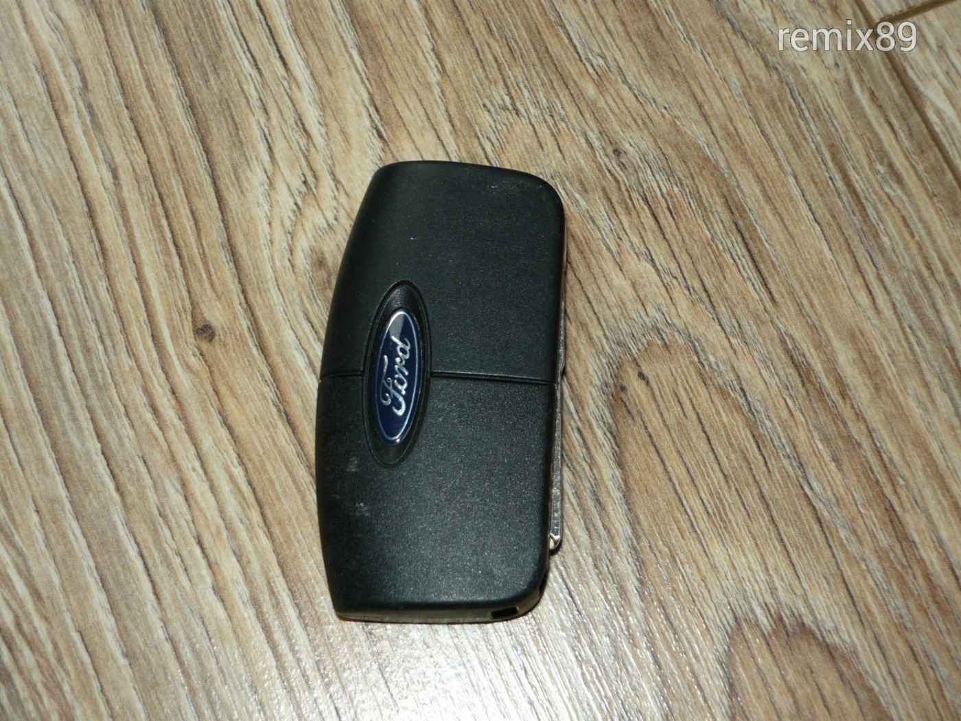 Ford Focus Fiesta Mondeo Gy ri 3 Nyom gombos Bicskakulcs Kulcs ford-focus-fiesta-mondeo-gy-ri-3-nyom-gombos-bicskakulcs-kulcs