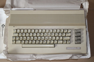 EXTRA Commodore 64 - dobozos