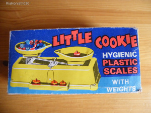 Régi retro, gyermek műanyag játék mérleg -  Little Cookie Hygienic - (made in Hungary)
