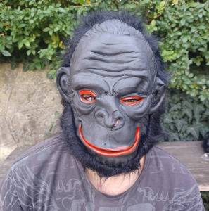 Halloween Aranyos gorilla maszk műszörmével farsangi jelmez kiegészítő