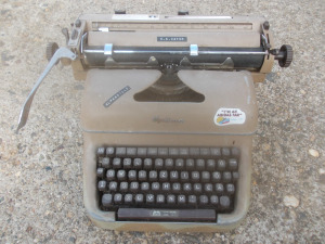 Optima M12 antik mechanikus írógép