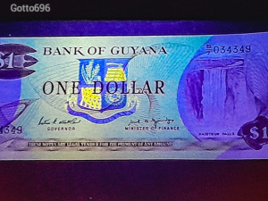 1966 - 1992 -ig UNC hajtatlan GUYANA - 1 Dollar vízjeles fémszálas bankó UV aktivitással (L0506)