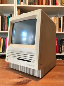 Macintosh SE M5011 retró apple számítógép - nincs tesztelve