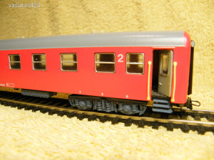 H0 1:87 Fuggerth MÁV Bx 2 osztályú személyvagon nyitvafelejtett ajtóval szép állapotban, vasútmodell