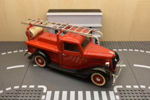 Solido Ford V8 (1936) Fire Engine 1/19 Made In France (meghosszabbítva: 3240816968) - Vatera.hu Kép