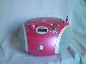 Rózsaszínű Grundig rádió, cd lejátszó