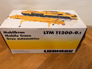 Liebherr LTM 11200-9.1 NZG modell hiányos