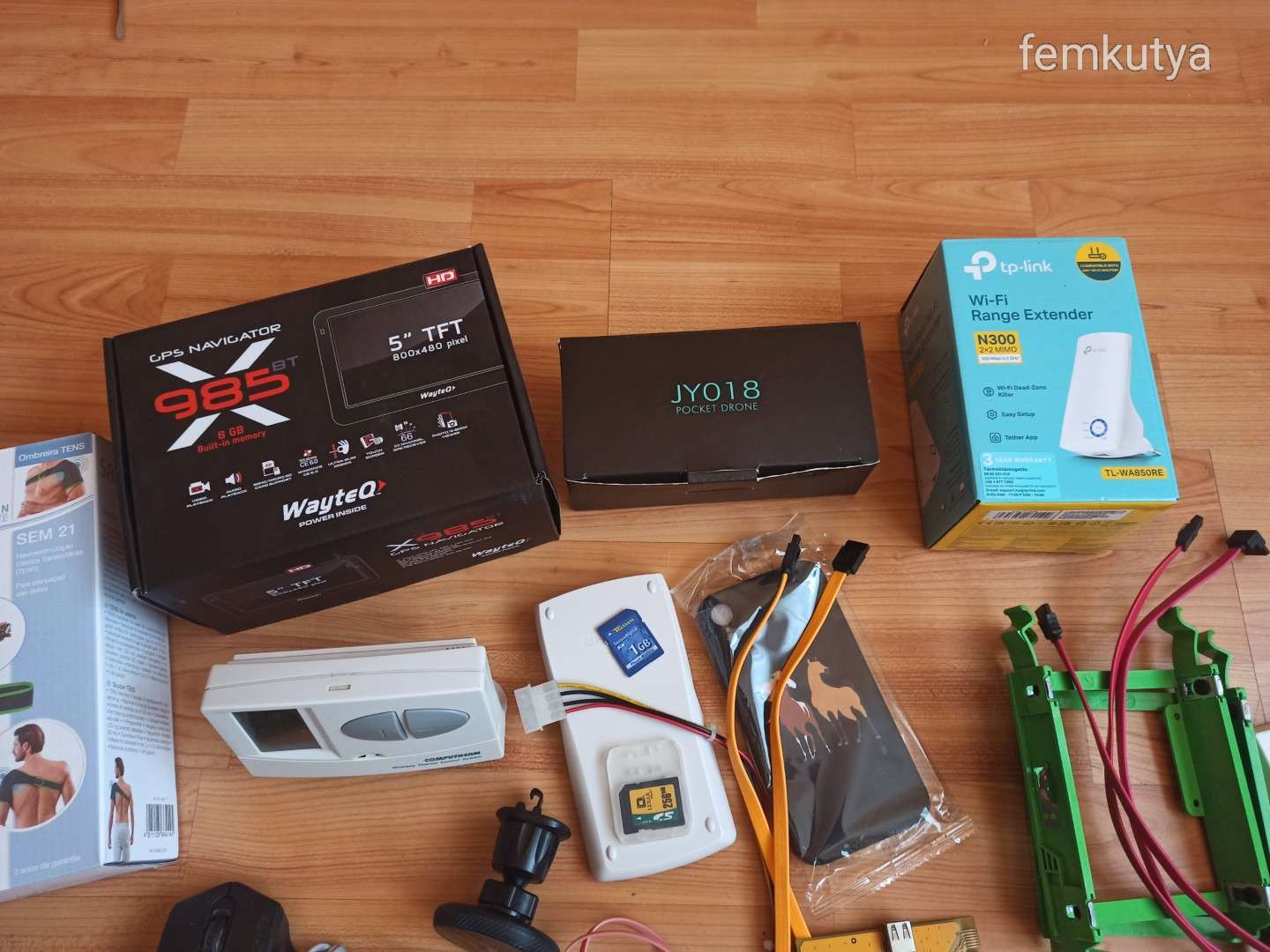 Gigabyte félkonfig, Wayteq navigáció, mini drón és más elektronikai dolgok 1,-Ft-ról!