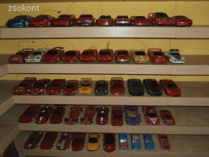2) Ferrari gyűjteményem relikvia 1:24 távirányítós és egyébb autó Csepelen lehet személyesen átvenni