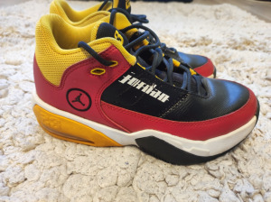 Nike Air Jordan DJ6245 - 607 35.5 méretű gyerek sportcipő szép állapotban eladó