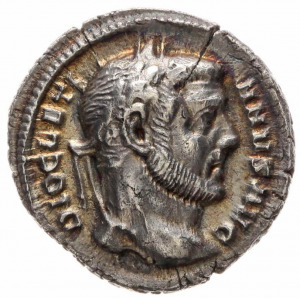 Diocletianus Argenteus Aquileia XCVI RIC: 16a RSC: 548b (Ag) 3,27g EF Ebben az állapotban ritka!