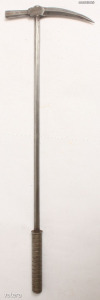Perzsa csákányfokos, vas nyéllel 18. sz. (70 cm, fej 21.5 cm)