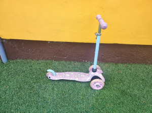Scooter kisgyermek súlypont áthelyezős roller eladó