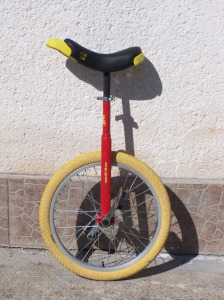 MINT AZ ÚJ!!! FÉLÁRON!!! QU-AX monocikli unicycle egykerekű bicikli 20-os