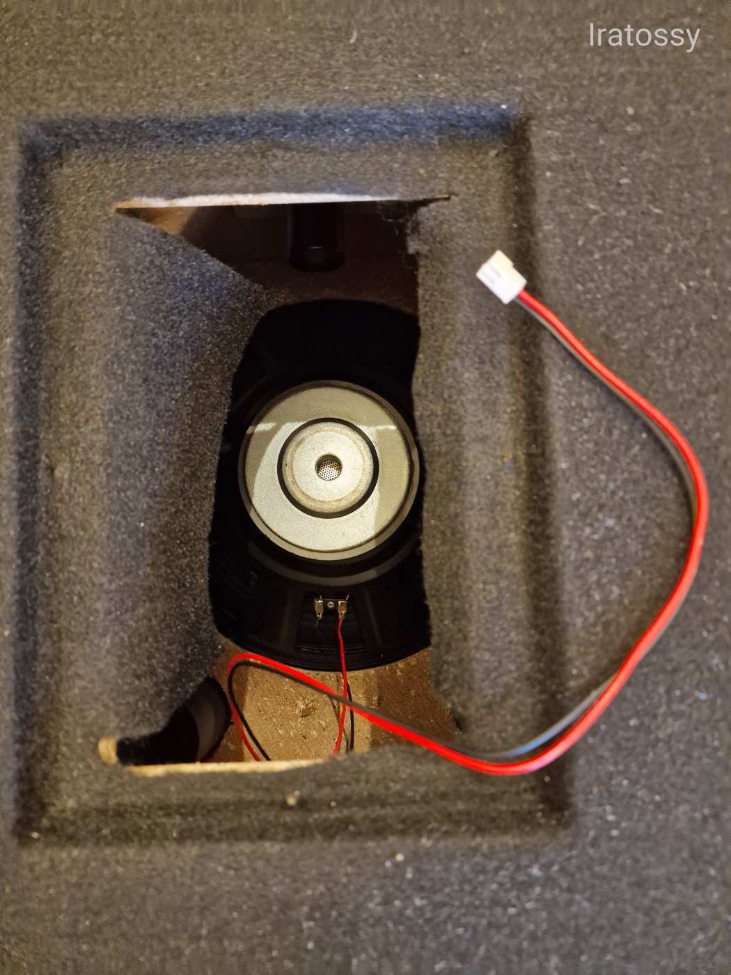 Óriási mélysugárzó, Subwoofer Cabinet, SWAI5, 600W gyári dobozában, újszerű