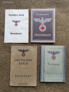 2. világháborús német iratok, egyveleg (személyi igazolvány, munkakönyv, útlevél, katonakönyv) NMÁ