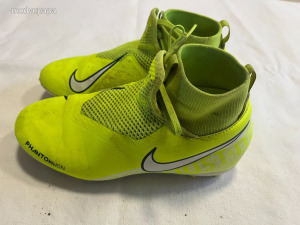 Nike stoplis focicipő - 37,5