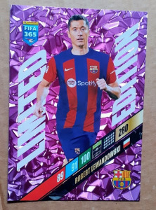 Robert Lewandowski Barcelona XXL focis kártya Panini FIFA 365: 2023-2024. Adrenalyn XL