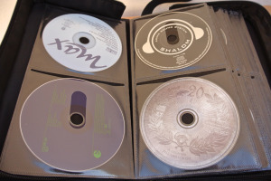 Vegyes 17 cd + 25 dvd mappában