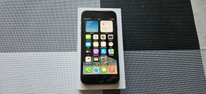Apple iPhone SE 2020 128GB Újszerű Black Garis 100% Aksi