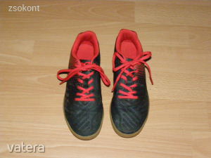 30 - as Decathlon Kipsta gyerek foci cipő teremcipő Csepelen lehet személyesen átvenni !!!