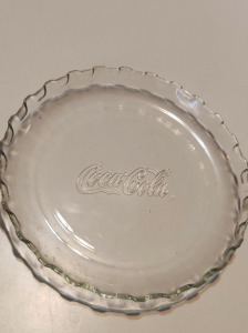 KUPAK FORMÁJÚ COCA COLA ÜVEGTÁNYÉR 18,5CM