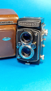 Yashica 635 fényképezőgép 6x6 hiányos