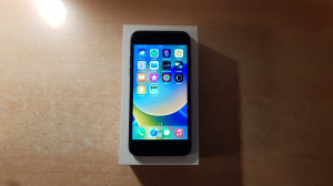 Apple iPhone SE 2020 Black Újszerű Garis 100% Aksi !