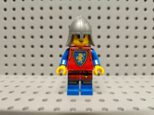 LEGO Castle - Lion Knights - Sima katona figura orrvédős sisakkal - ÚJ