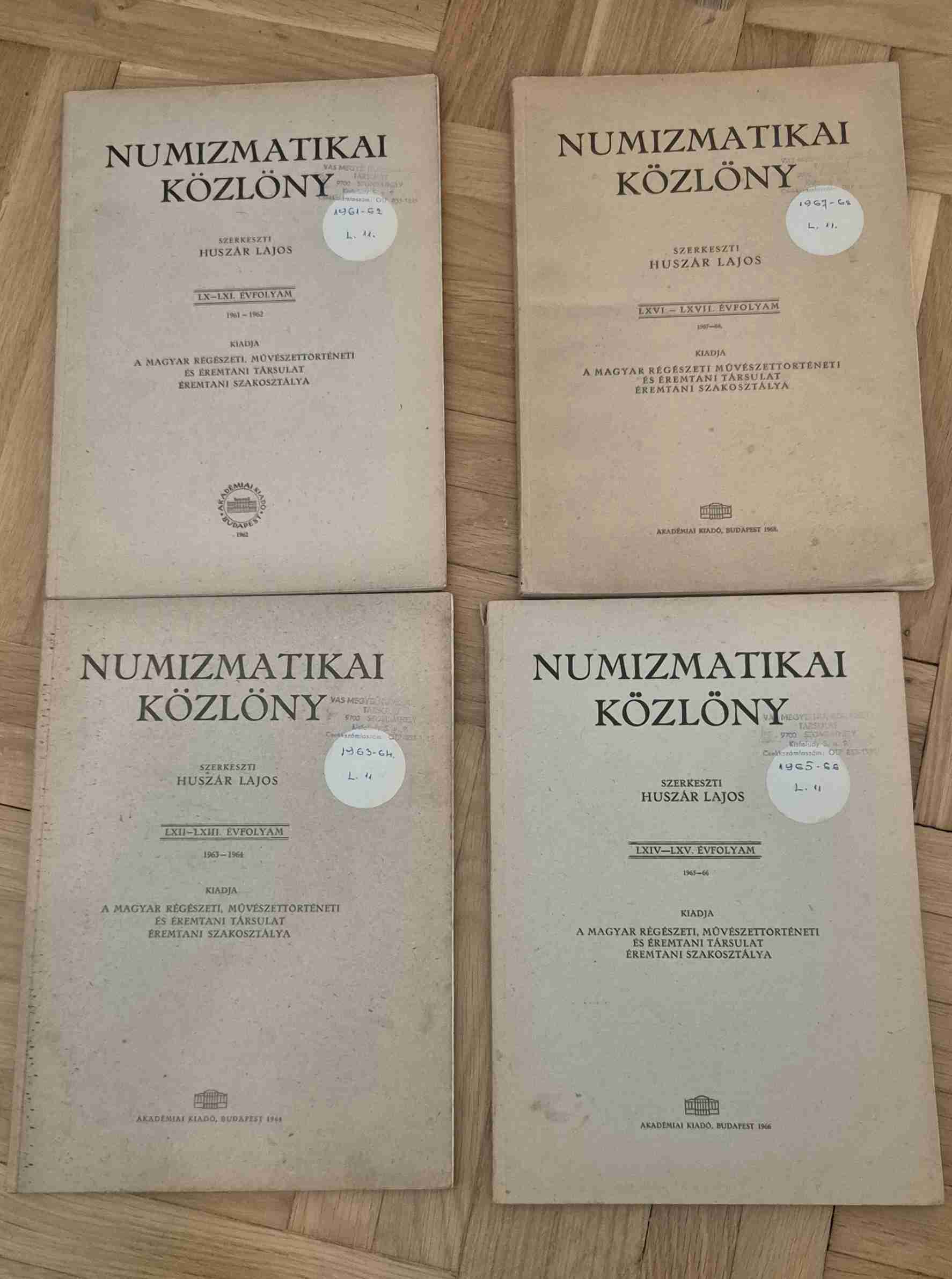27 db., különböző évfolyamú Numizmatikai Közlöny