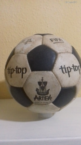 régi  sport ereklye , ARTEX focilabda , bőrlaszti lyukas belsővel