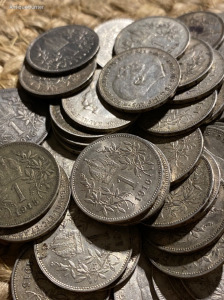 Ezüst pénzek gyűjtőtől 410g 83 db 1 korona vegyes évjárat, ezüst pénz