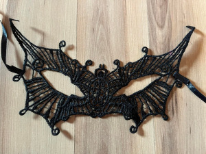 Fekete színű csipke pillangó lepke maszk farsangi jelmez kiegészítő  KÉSZLETEN