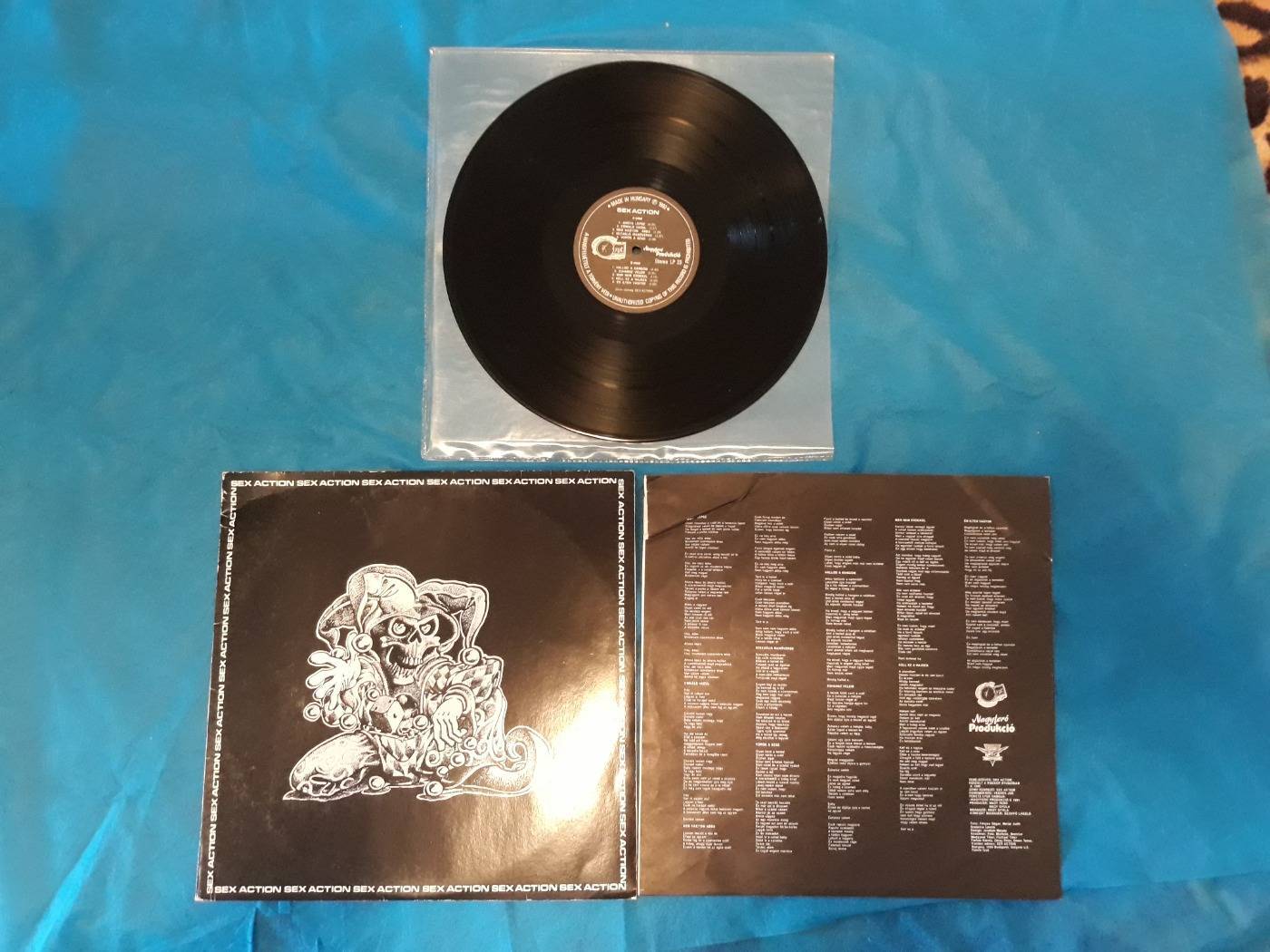 SEX ACTION I.90.BAKELIT+SZÖVEG-FOTÓS INSERT+HÁRMASFOGAT BLUES ZÁVODI PIRAMIS TÖRÖK ÁDÁM MINI ALÁÍRT