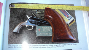 Elöltöltős, feketelőporos Colt 1873 Cattleman, Uberti - olasz gyártmányú revolver fa markolat