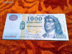 2000 -es Ropogós Millenniumi 1000 forint -os Vízjeles, fémszálas bankjegy DC betűjeles !!! (L1073)