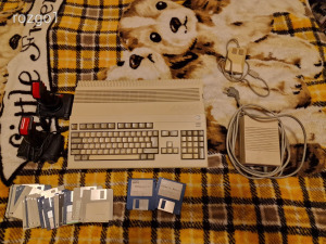 Gyönyörű Commodore Amiga 500 Szett Eladó. Tankegér , Táp, lemezek, mem bővítő,