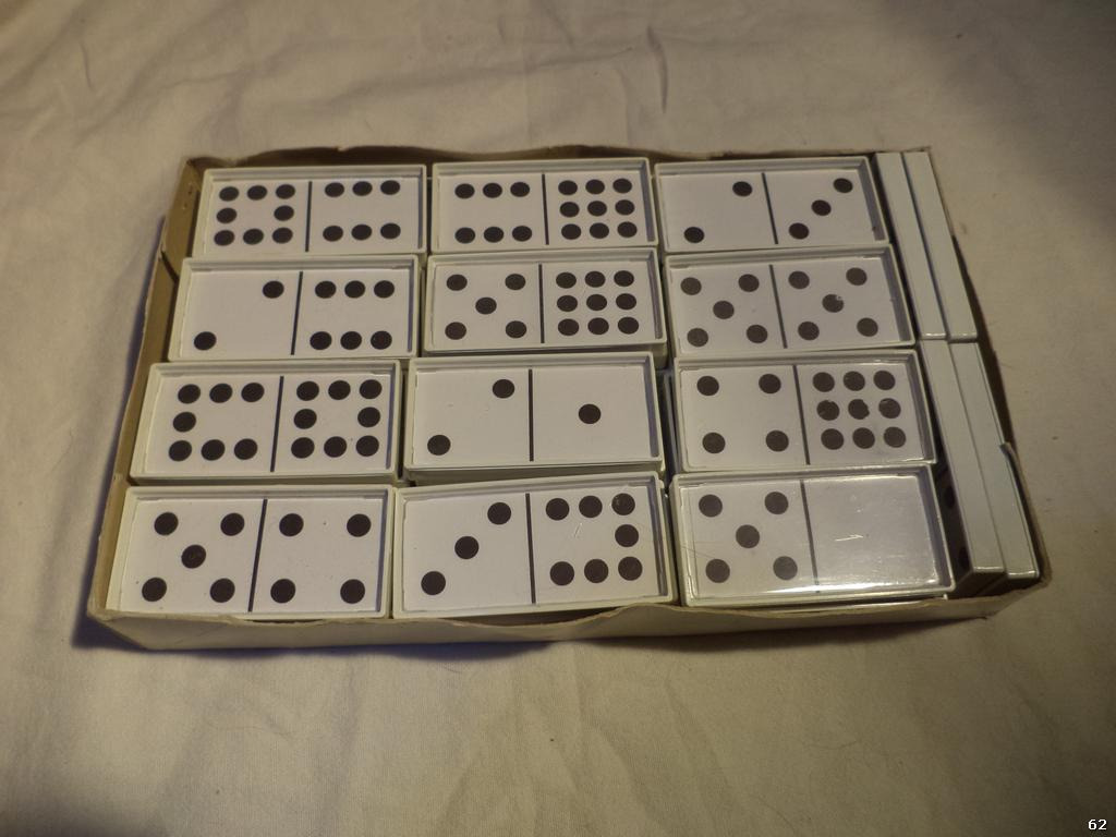 [ABC] Schenk 9 pöttyös dominó retro társasjáték (6882)