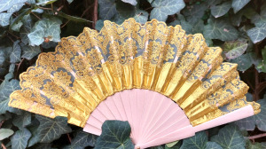 alkalmi legyező arany hímzett csipke valódi leheletkönnyű fa vázas