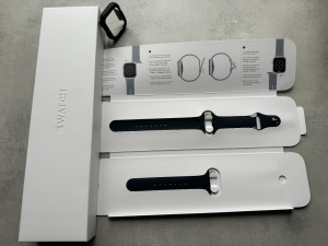 Apple Watch Series 8 GPS + Cellular, E-SIM, 41 mm, acéltok, sportszíj, panzerglass tok