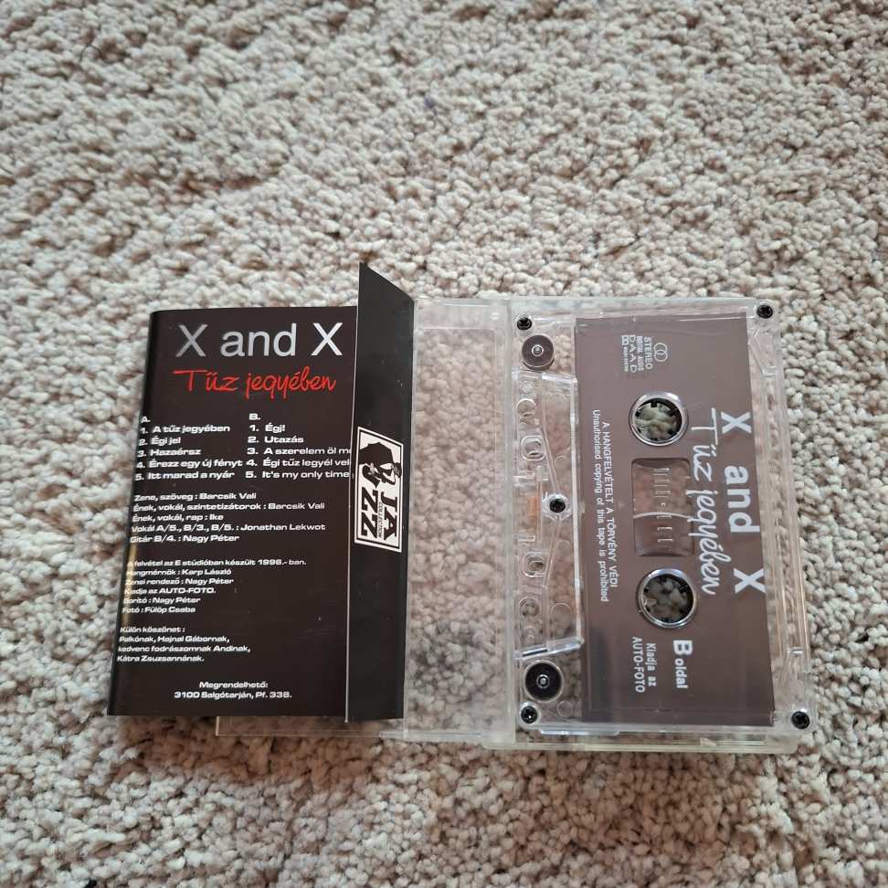 X AND X - TŰZ JEGYÉBEN MAGNÓKAZETTA