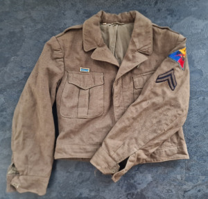 II. vh-s Amerikai Harckocsizó tizedesi zubbony (Ike jacket)