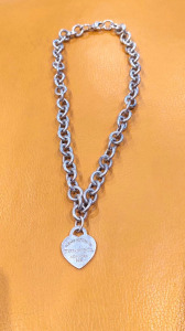 TIFFANY&CO 925 ezüst nyaklánc szív medállal 67 gramm, 39 cm hosszú, 1 cm széles, eredeti