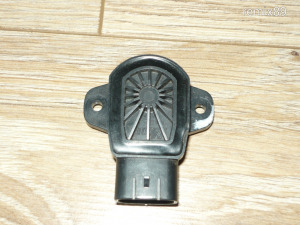 Suzuki Jimny Vitara Ignis Liana gyári fojtószelepállás érzékelő 13420-65D00 13420-65D01