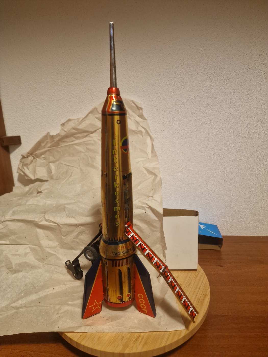 Vintage Old Space Tin Toy fusée Holdraketa des Vintage Old Space Tin Toy fusée Holdraketa des